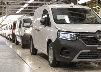 O mercado de veículos ligeiros de mercadorias na União Europeia registou, em novembro, novo abrandamento.