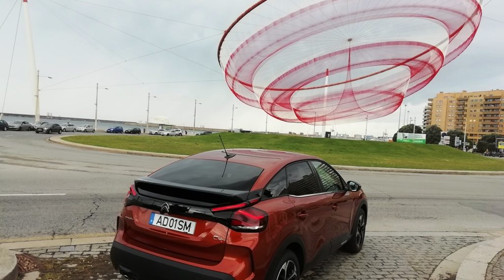 Citroën C4 regressa com tudo