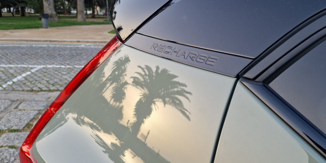 Volvo XC40 Recharge – Lobo em pele de cordeiro