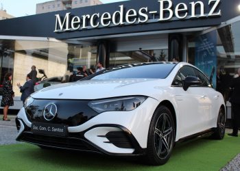 Mercedes EQE apresentado na Soc. Com. C. Santos