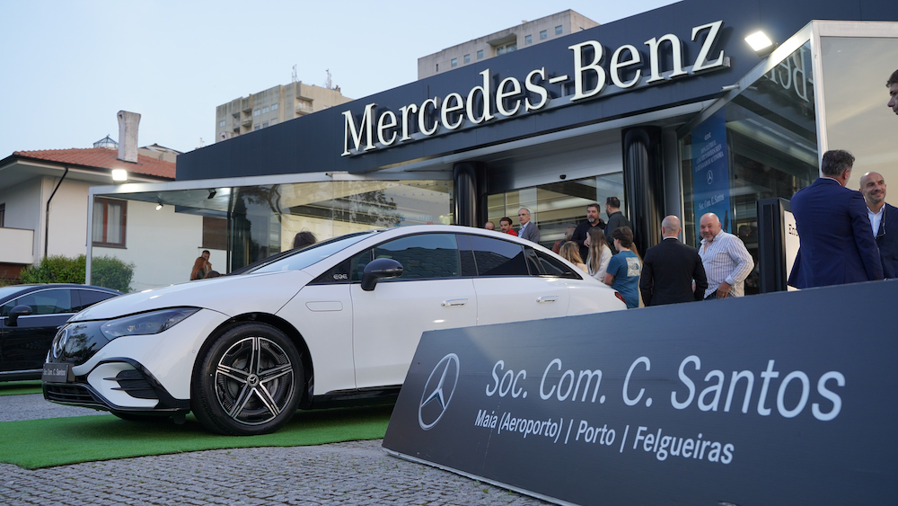 Mercedes EQE revelado na Soc. Com. C. Santos