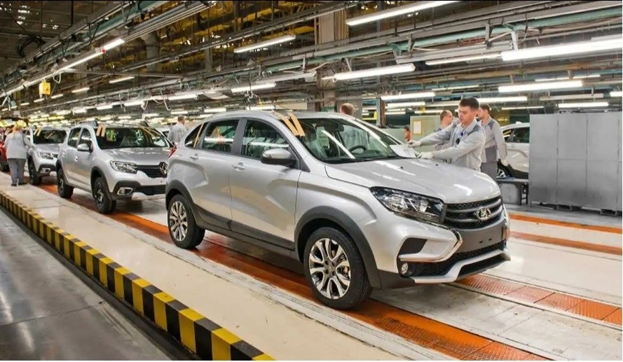 Grupo Renault, vendeu a totalidade das ações que detinha na sucursal russa e a participação maioritária da AVTOVAZ.