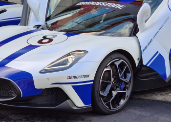 Bridgestone apresenta novo pneu semi-slick Potenza Race