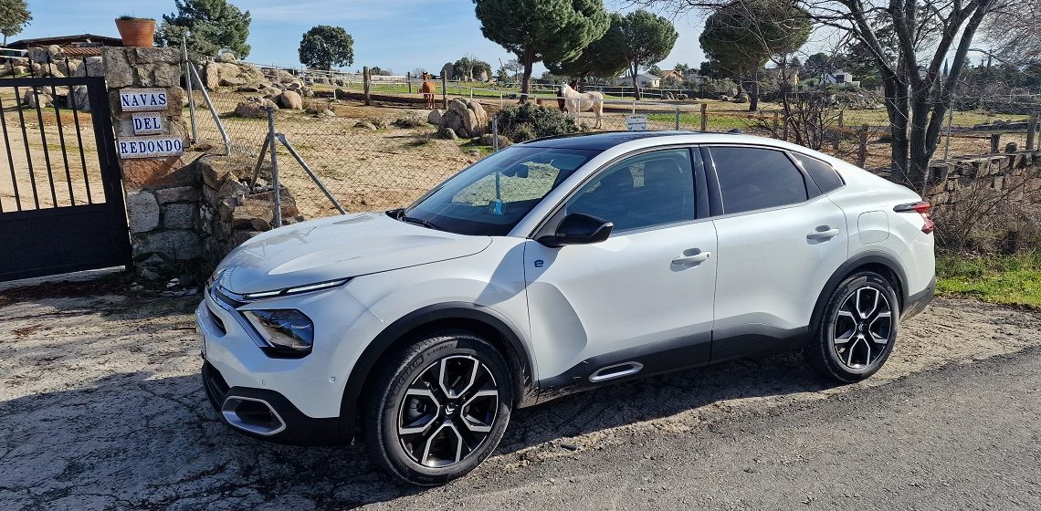 Novo Citroen e-C4 X o confortável e camaleão de design!