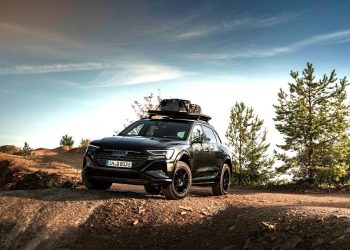 Q8 e-tron edition Dakar