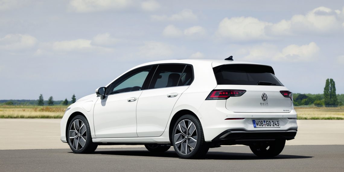 Novo Volkswagen Golf com 100 kms de autonomia na versão Plug-in