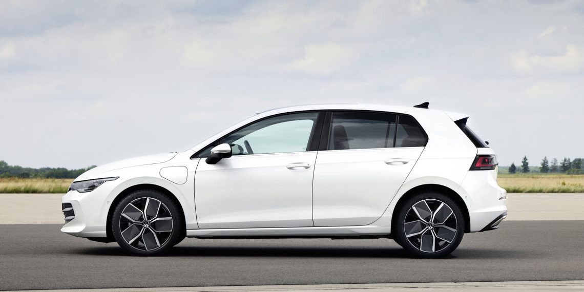 Novo Volkswagen Golf com 100 kms de autonomia na versão Plug-in