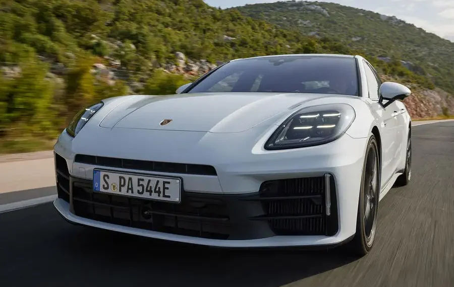 Novo Porsche Panamera, mais potência, mais autonomia elétrica