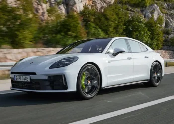 Novo Porsche Panamera, mais potência, mais autonomia elétrica