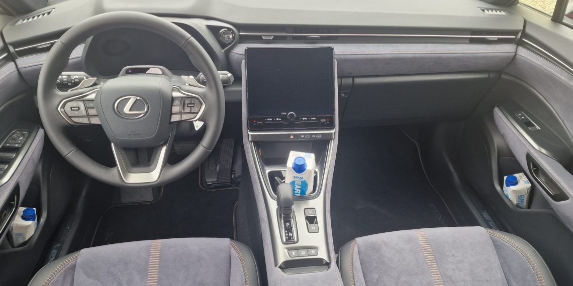 Novo Lexus LBX, pequeno, mas com grandes aspirações!