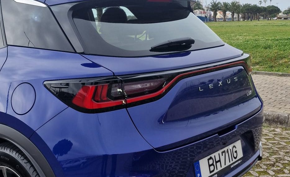 Novo Lexus LBX, pequeno, mas com grandes aspirações!