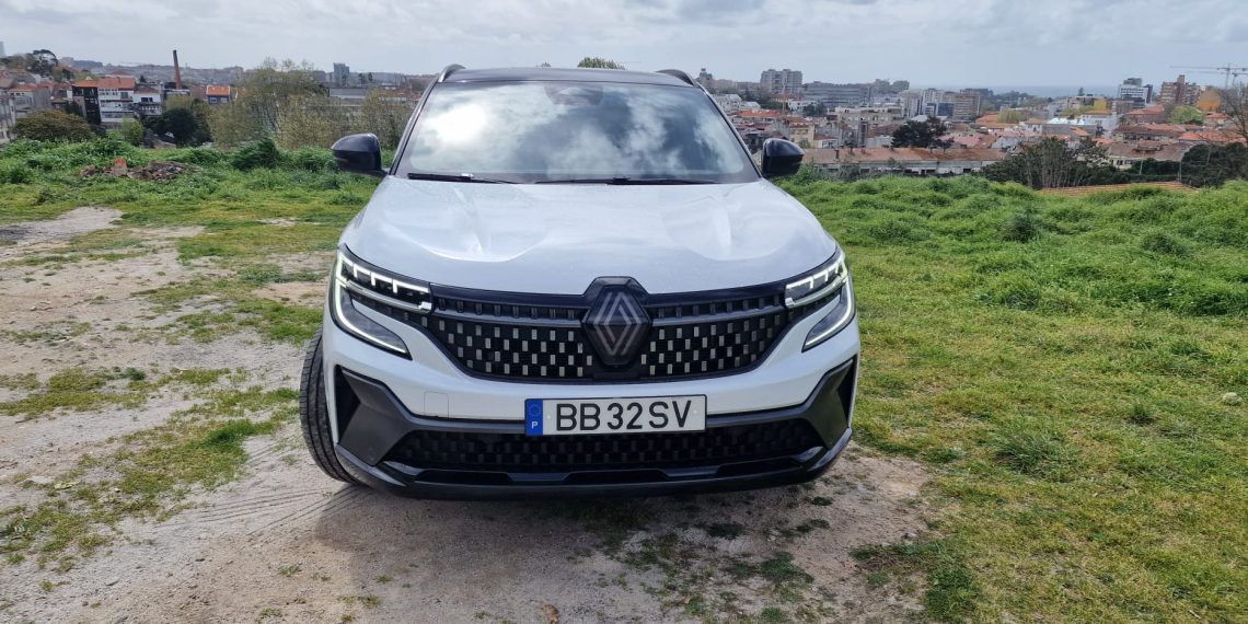 Renault Austral E-Tech com equipamento Espirit Alpine