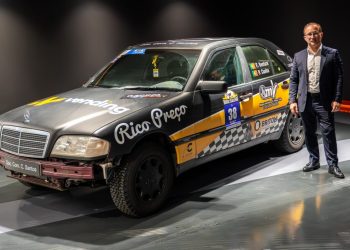 Mercedes-Benz Classe C de 1995 colocado à prova no Maroc Challenge, chega à Soc. Com. C. Santos pelos próprios meios