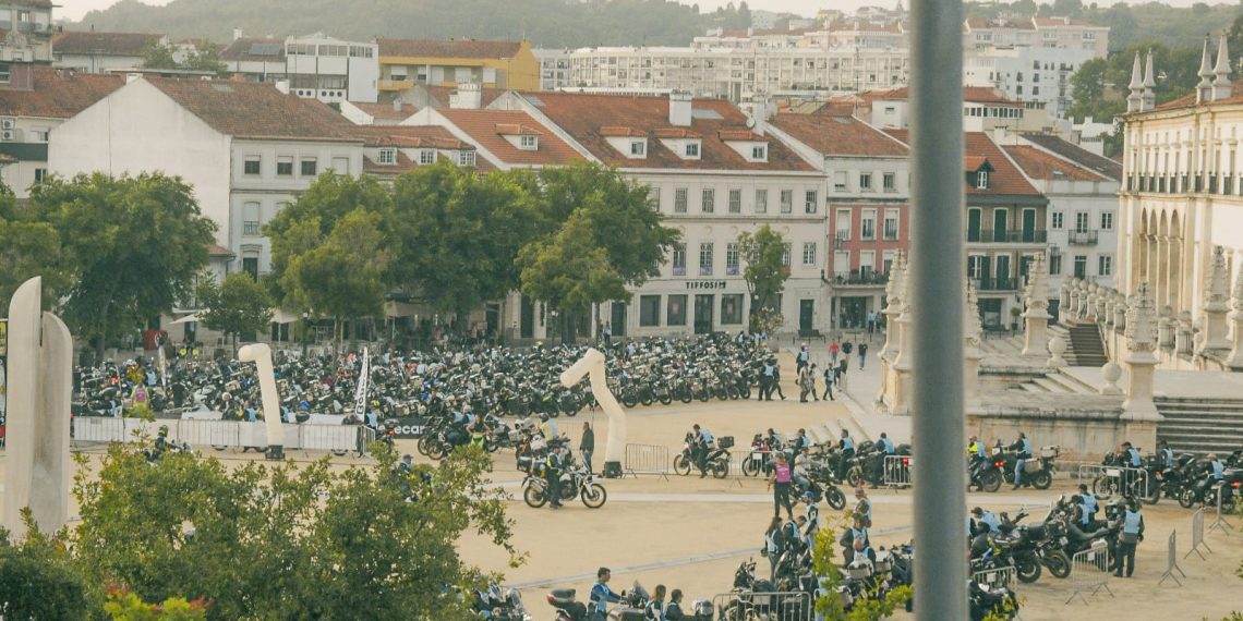 Lés-a-Lés fechou em Faro em ambiente de festa