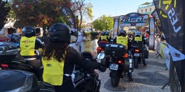 Quando o Lés‑a‑Lés começa… no mar