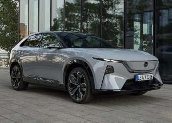 Mazda CX-6e aposta em design e autonomia